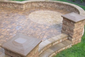 David's most recent hardscape project incorporated a variety of Eagle Bay pavers and products including a freestanding wall with end caps and a CircleStone pattern as the central focus for a blended, organic look.